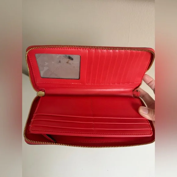 Michael Kors Jet Set Travel Large Logo
Continental Wristlet - Picture 3 of 10